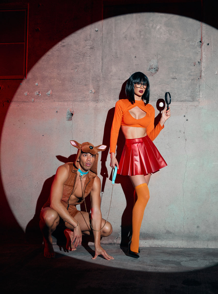 Mystery Solving Baddie Sexy Womens Velma Scooby Doo Costume - Lifestyle Image 3